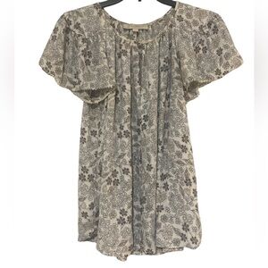 LOFT Grey Gray Blouse Flutter Sleeves Boho Peasant Ruffled Floral - Size M